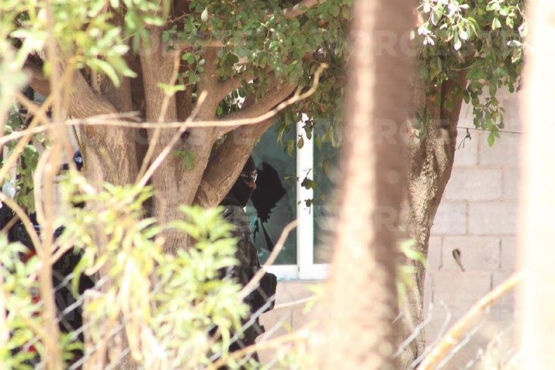 $!FGR y Semefo arriban a finca asegurada tras operativo de SSPC en Ayuné, Culiacán