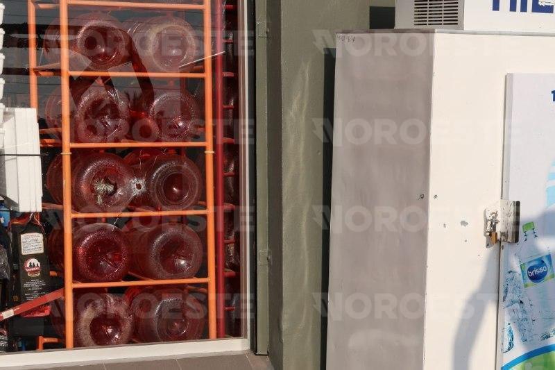 $!Ataque armado dentro de restaurante deja una mujer asesinada y tres heridos en El Habal, al norte de Mazatlán