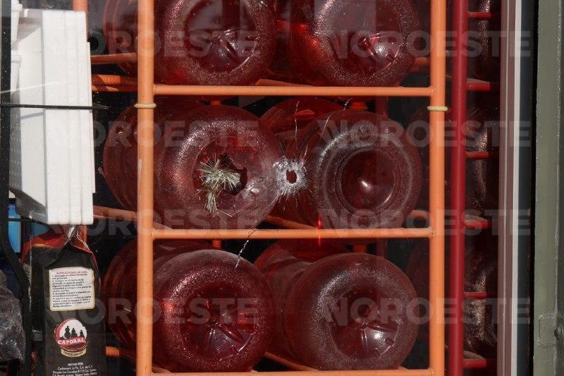 $!Ataque armado dentro de restaurante deja una mujer asesinada y tres heridos en El Habal, al norte de Mazatlán