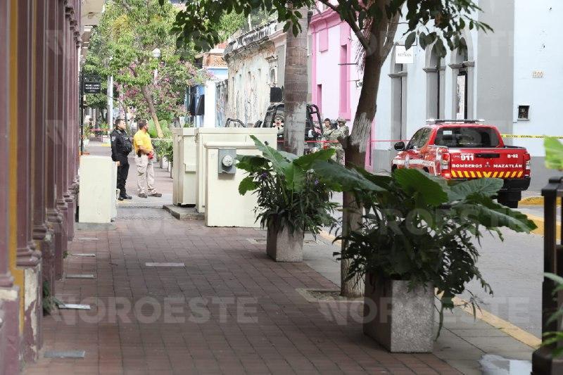 $!Fuga de gas obliga cierre de calles del Centro Histórico de Mazatlán