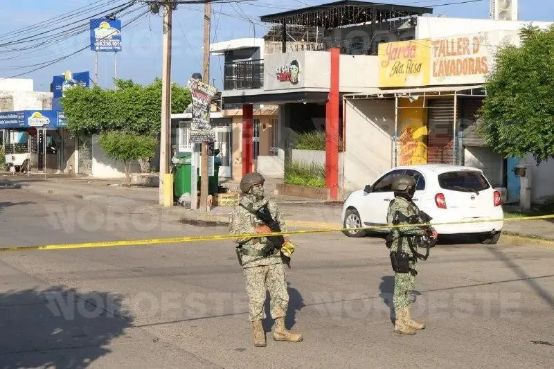$!Lanzan artefacto explosivo contra restaurante en el Infonavit Jabalíes, en Mazatlán