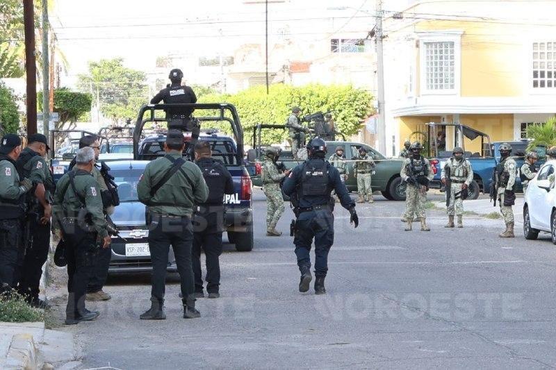 $!Asesinan a dos hombres dentro de un vehículo en la colonia Ferrocarrilera de Mazatlán