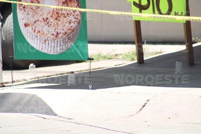 $!Atacan a balazos a un hombre dentro de frutería en el sector Chulavista, al sur de Culiacán