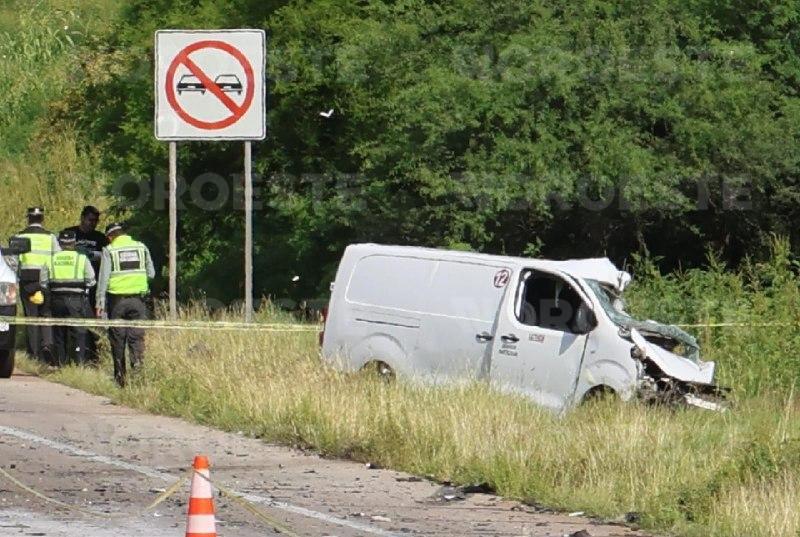 $!Muere conductor tras brutal choque frontal contra un tráiler en la autopista Tepic-Mazatlán