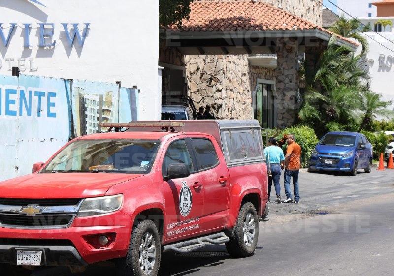 $!Mazatlán: hombre cae de noveno piso de hotel y muere en el lugar