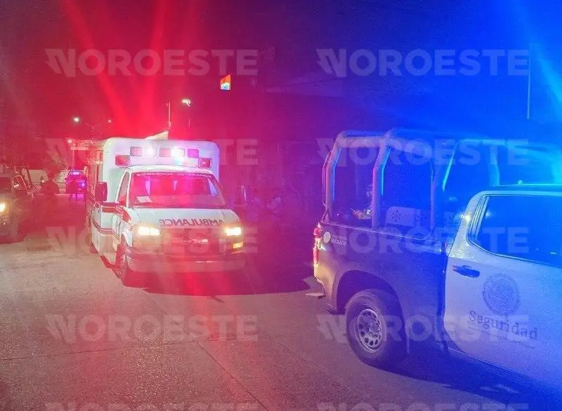 $!Abaten a pasajero de taxi tras disparar contra agentes de la SSPC en la colonia Anáhuac de Mazatlán