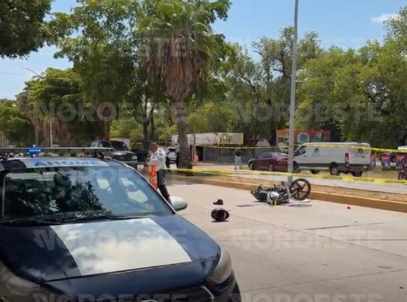 $!Joven de 18 años muere tras ser arrollado por una pipa en la carretera Los Mochis-Topolobampo