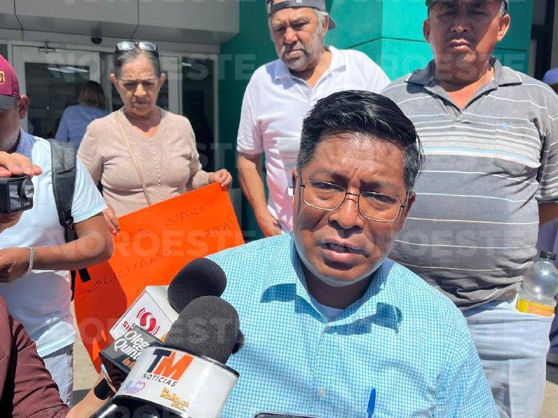 $!Habitantes de Villa Juárez, Navolato, reclaman ante CFE por cobros excesivos de la energía eléctrica