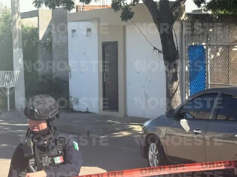 $!Balean vivienda en colonia Laureles Pinos de Culiacán; auxilian a herido cerca del lugar