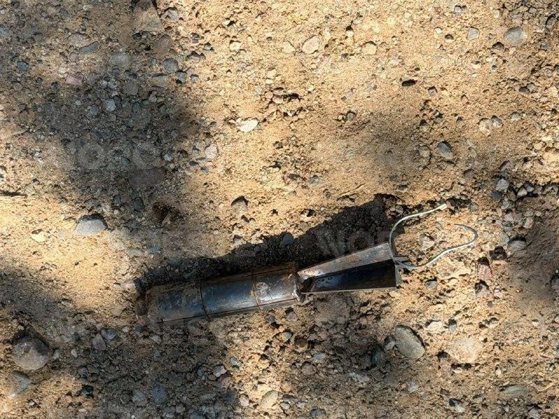 $!Enfrentamiento armado en Mazatlán: dejan vehículo calcinado y dos explosivos presuntamente lanzados desde un dron en La Cofradía