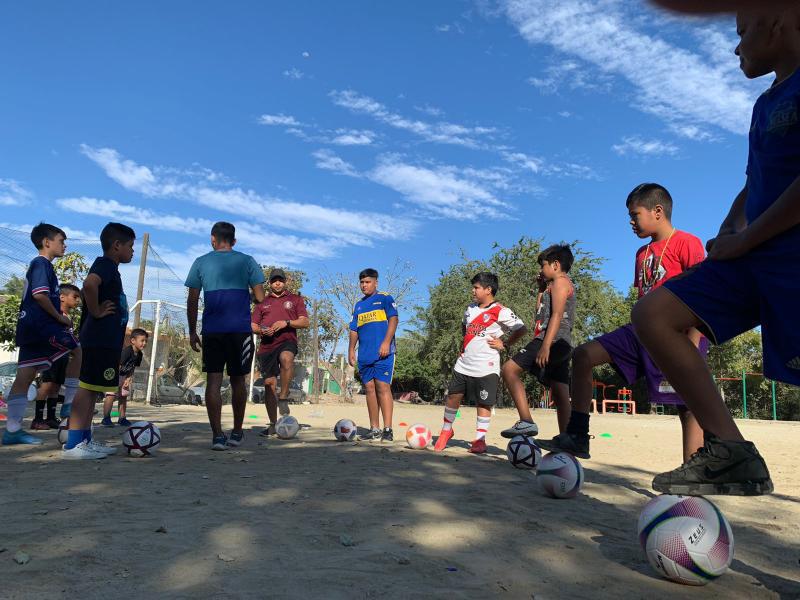 $!Realizan con éxito Clínica de Futbol en Colonias Populares