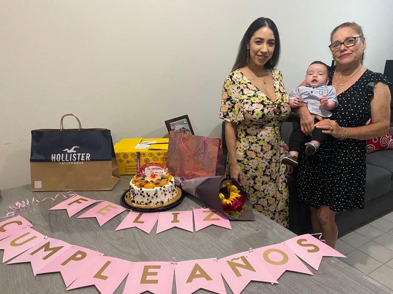 $!La cumpleañera, en compañía de su pequeño hijo, Leo, y su mamá, Margarita Rivera.