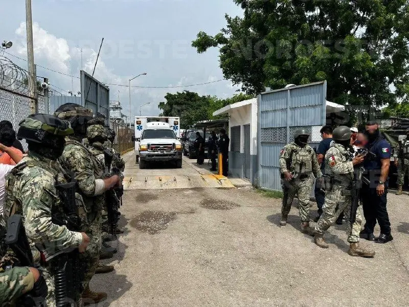 $!Representante del penal de Mazatlán pide calma a familiares de internos tras el enfrentamiento