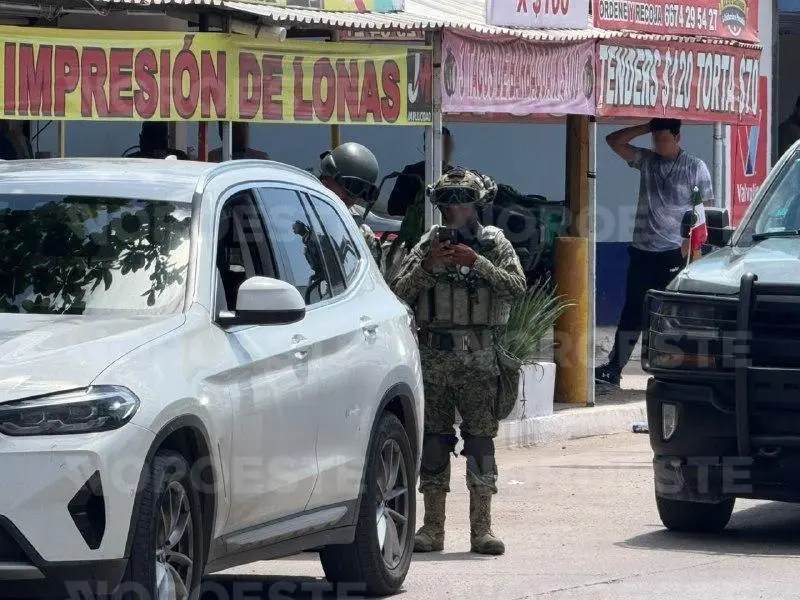 $!Roban una BMW en Las Quintas, desata persecución y balacera en Culiacán