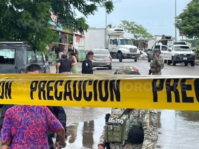 $!Asesinan a balazos a motociclista en la colonia Libertad, en Mazatlán