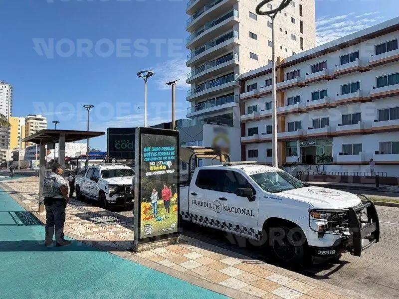 $!Asesinan a dos hombres dentro de un hotel en Mazatlán; uno era agente de la Guardia Nacional