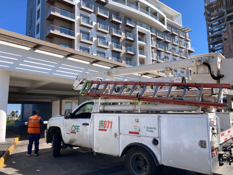 $!Cortan suministro eléctrico a hotel de Mazatlán tras hallar anomalías en consumo