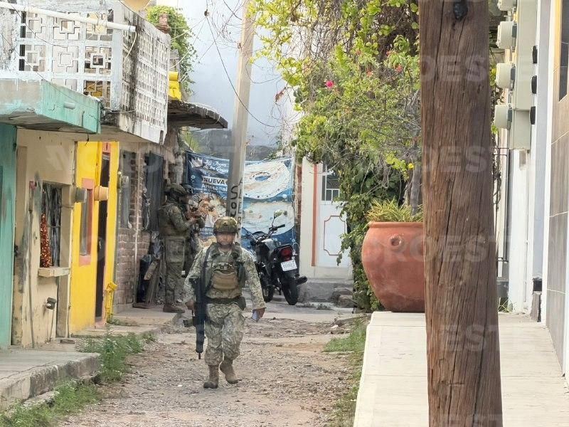 $!Atacan a balazos a un joven en la Colonia Montuosa de Mazatlán; lo trasladan grave