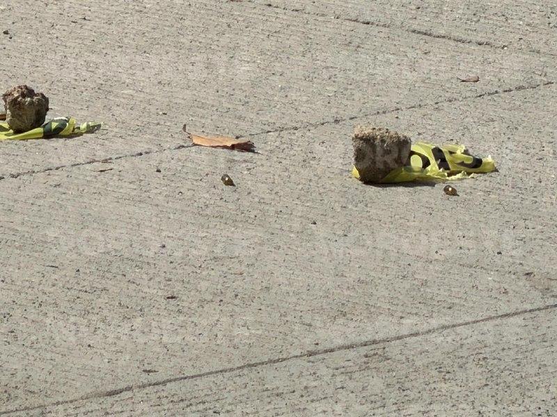 $!Disparan contra camioneta estacionada en la colonia Juárez de Mazatlán