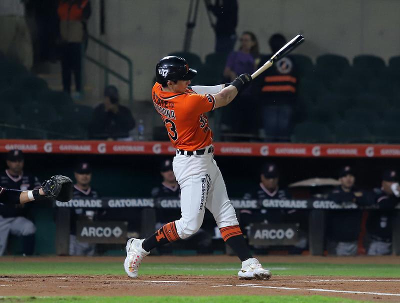 $!Suma Wilmer su sexto triunfo y Naranjeros amarra serie ante Sultanes