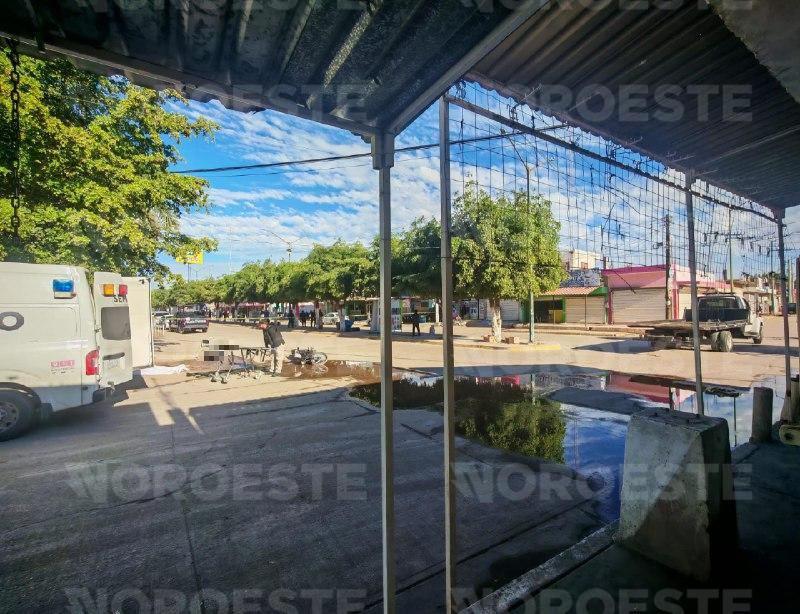 $!Asesinan a hombre frente a la Sindicatura de Villa Juárez; una mujer resultó herida