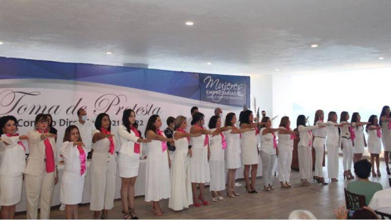 Francisca de los Ángeles Cázarez repite al frente de las Mujeres Empresarias de Canaco Mazatlán