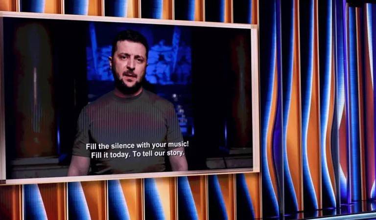 ‘Apoyen a Ucrania, de cualquier manera posible’, pide el Presidente Volodímir Zelenski en los Grammy