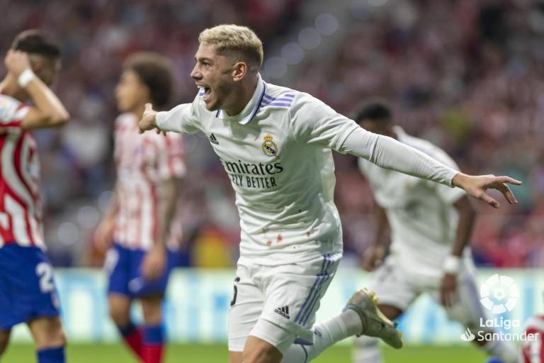 Real Madrid gana el derbi y sigue con su marcha perfecta