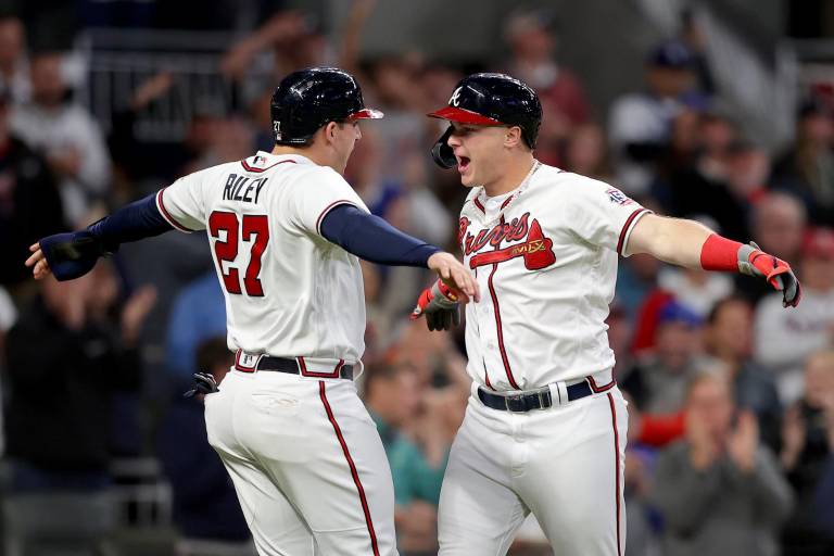 Bravos repite la dosis a Dodgers; Julio Urías falla en el relevo