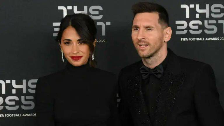 Antonella Rocuzzo y Lionel Messi, en la gala de los premios The Bets, el pasado lunes.