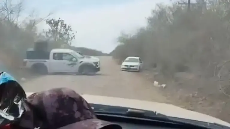 Según un informe, al menos tres personas fueron localizadas sin vida en un camino de terracería del poblado de Tanques, en Elota.