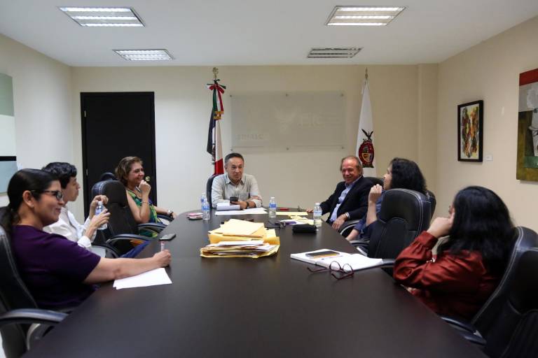 Sofía Morfín y Mijail Lamas ganan el Premio Gilberto Owen 2023