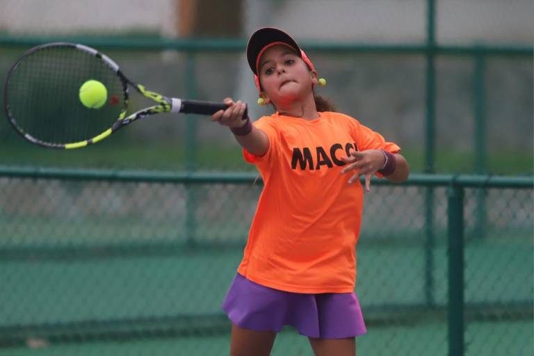 Disputados juegos se viven en Circuito de Tenis Imdem