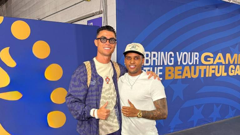 Cristiano Ronaldo alienta a Rodrygo y se gana el aplauso en el Mundial.