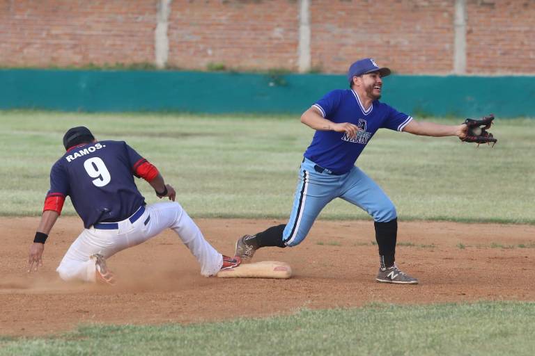 Despacha Distribuidora Villegas a su rival en Liga de Meseros