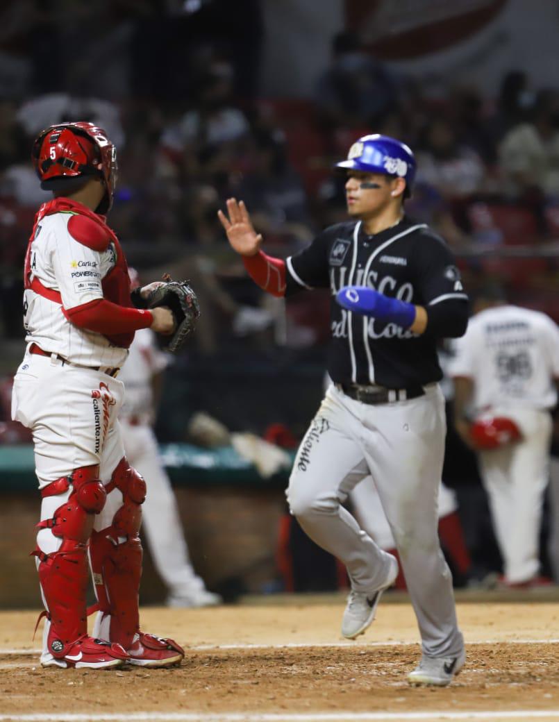 $!Venados de Mazatlán deja tendido a Charros de Jalisco en feria de carreras