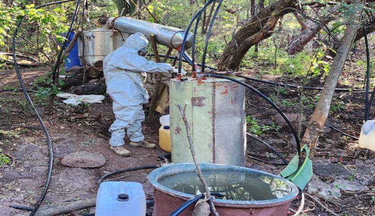 Desmantelan laboratorio clandestino de metanfetamina en El Melado, Culiacán