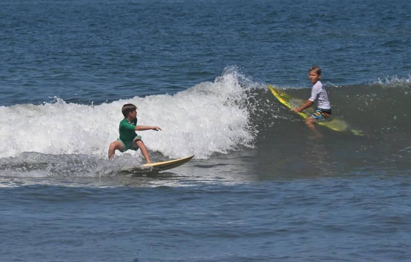 La cultura deportiva se vive desde niños, con el Torneo Día del Surfillo, en Playa Luna Bonita