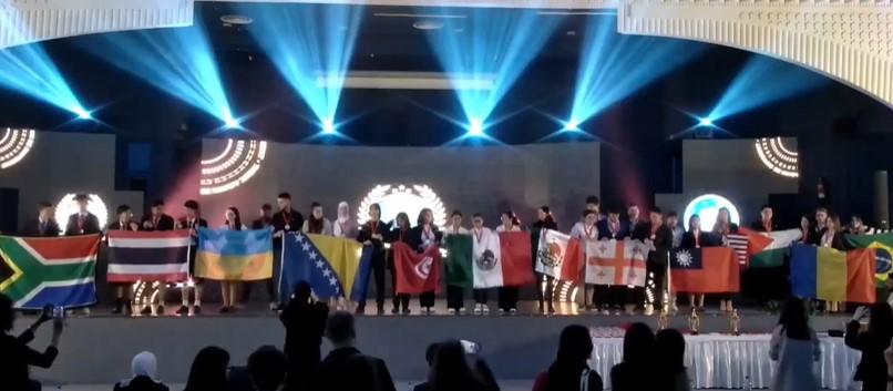$!¡Orgullo porteño! Alumnas de Prepa Vasconcelos ganan oro en Túnez