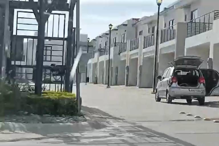 Abandonan policías y militares los barrios y calles por donde se dieron las privaciones de las familias