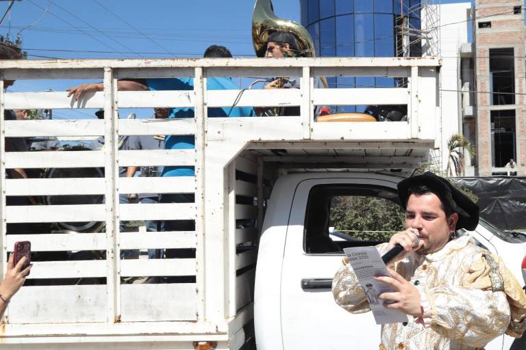 A la hoguera de la Quema del Mal Humor del Carnaval, ‘El Fofo’ Márquez