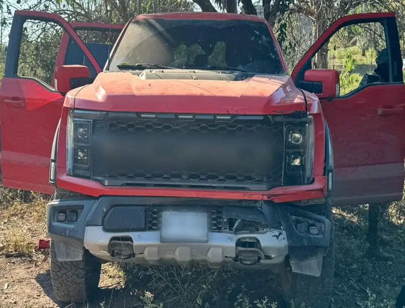 $!Detienen a seis personas y aseguran armamento en Escuinapa