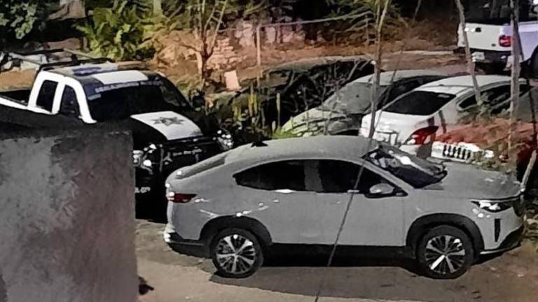 La camioneta fue encontrada en la colonia Fovissste sector 1, frente a la Terraza Belenes.