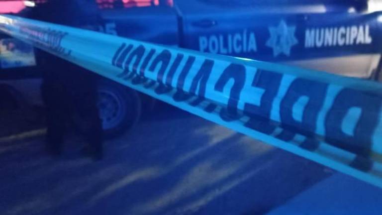 Autoridades de seguridad revisan la zona de los hallazgos para determinar si los casos se encuentran relacionados.