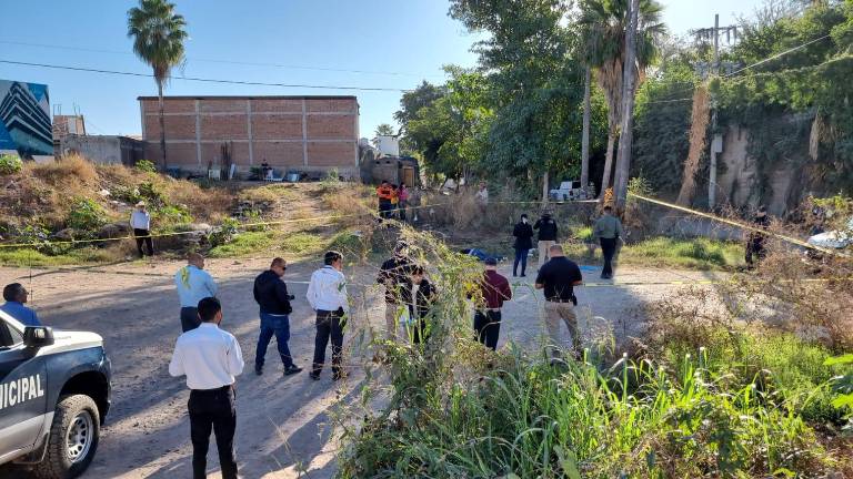 Los agentes localizaron el cuerpo en la calle Ignacio López Rayón y Economistas, de la colonia Tierra Blanca.