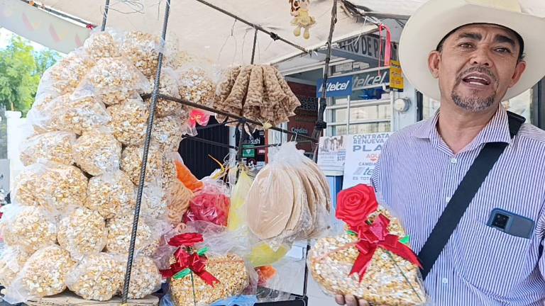 Don Pablo Carreño Siqueiros cuenta que llegó a Escuinapa porque se quedó dormido en el autobús cuando viajaba de Villa Unión a Rosario.