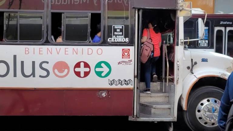 El secretario general del Sindicato de Choferes del Transporte Público en Culiacán salió en defensa del chofer detenido.