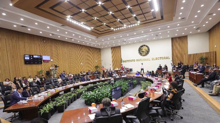 El INe declaró válidos y definitivos tanto el Padrón Electoral como las Listas Nominales de Electores.