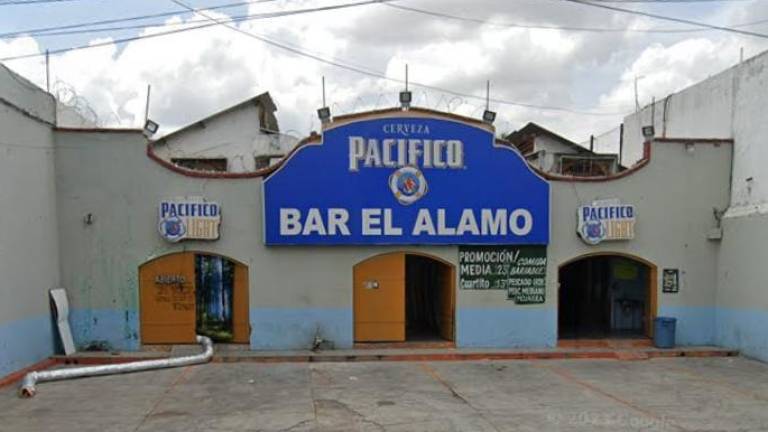 Se incendia bar El Álamo, en Culiacán, en la madrugada
