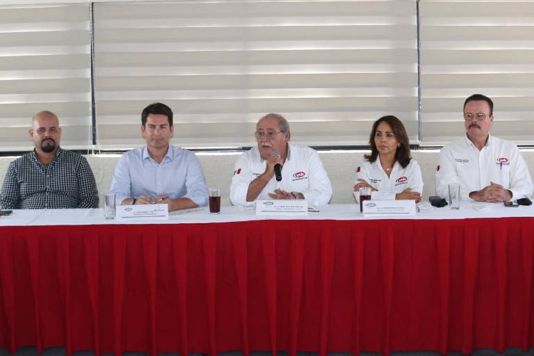 Secretaría de Economía y Gobierno del Estado respaldarán a constructores del sur, asegura Javier Gaxiola Coppel